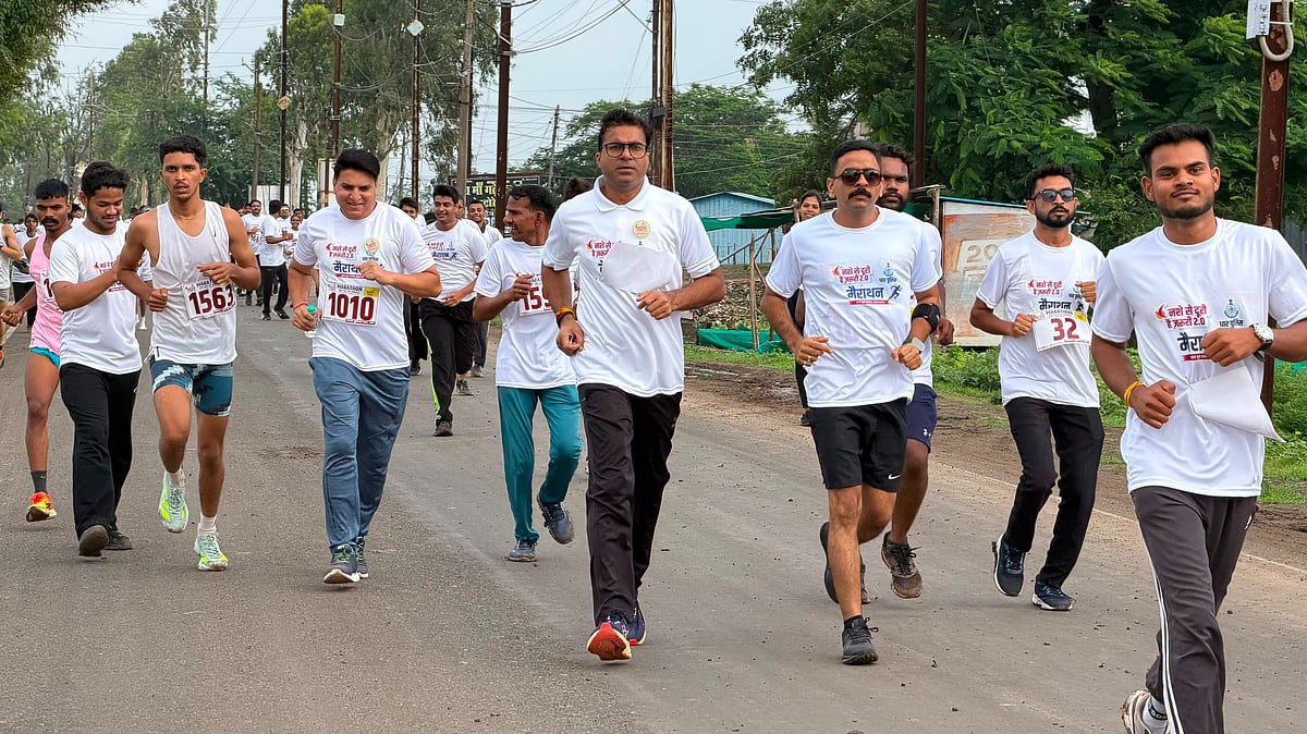 Over 3,000 Join Dhar's Anti-Drug Marathon 