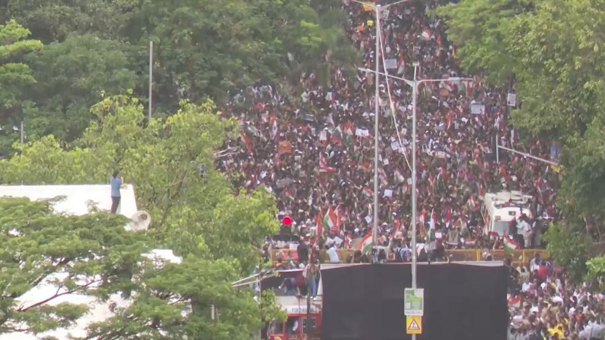 Watch: Thousands Gather At Dadar's Shivaji Park In Mumbai For Joint Victory Rally Organised By Thackeray Cousins Following Pradhan's Resignation