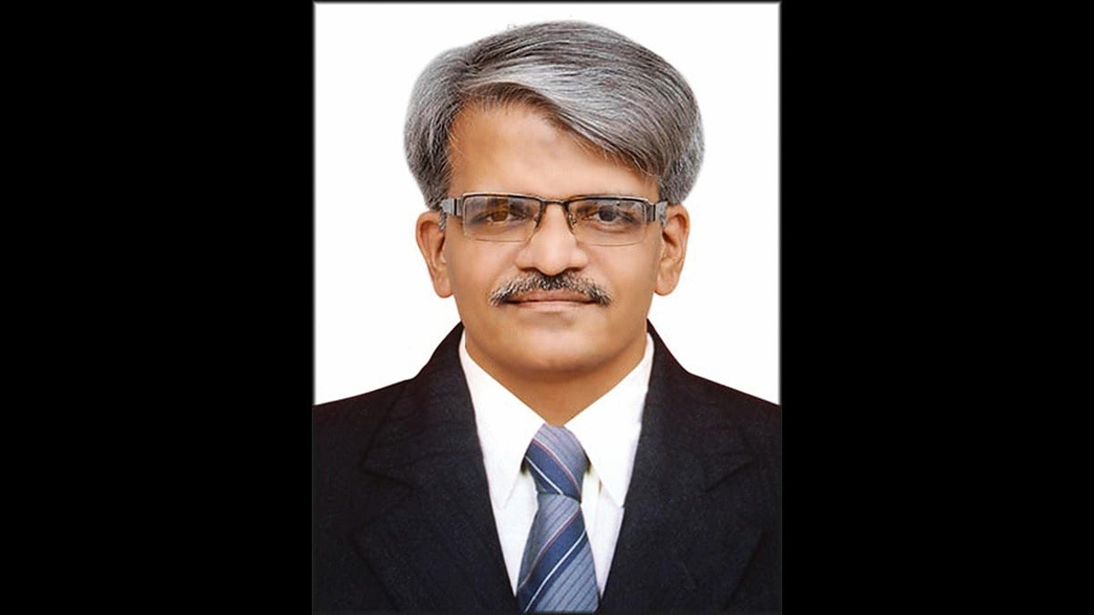 Dr. Girish Mahajan, Sr. Vice President, HiMedia laboratories Pvt. Ltd