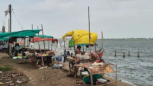 Rising Narmada Backwater Threatens Rajghat Connectivity