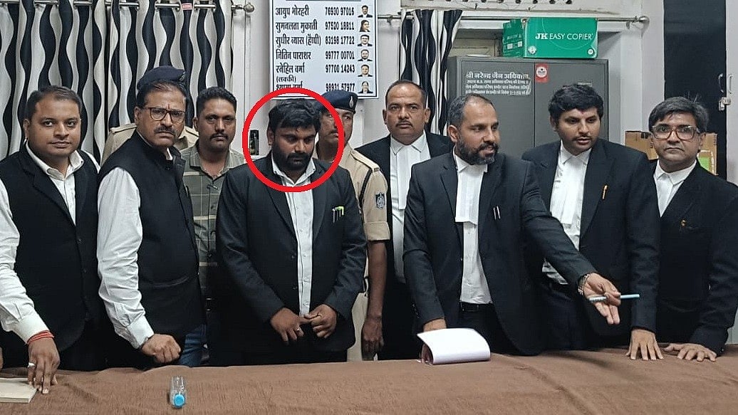Class VIII Pass Youth Held For Posing As Lawyer In Indore District Court