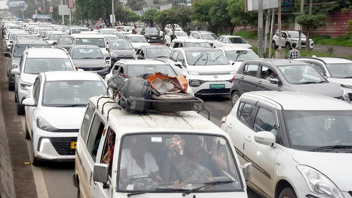 Farmers’ March Chokes Bhopal: 11-Mill Barricading Triggers Hours-Long Traffic Jam