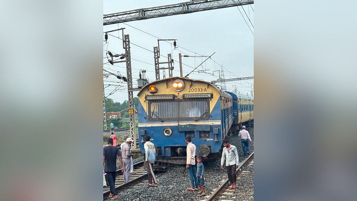 4 Wheels Of Virar–Bharuch MEMU Derail At Bhilad; Mumbai–Ahmedabad Rail Traffic Disrupted For 5 Hours, Services Restored