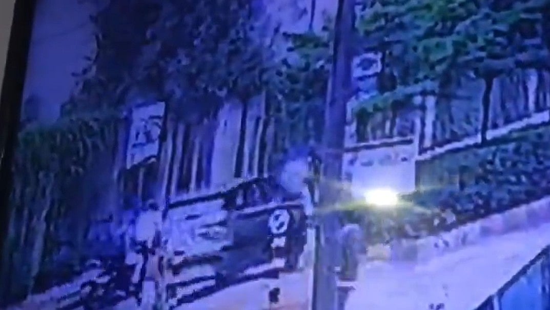 Ahmedabad Tragedy: Minor Siblings Die After Speeding E-Bike Skids Near Sabarmati Riverfront; CCTV Captures Fatal Crash