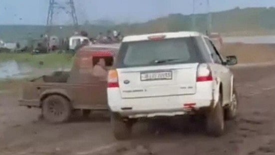 Bhopal Police Crack Down On Illegal Mud Rally At Kaliyasot Dam, 10 Vehicles Seized