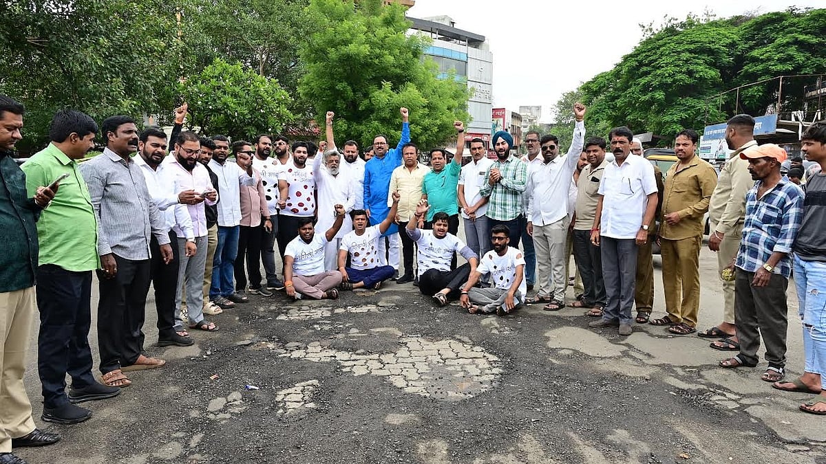 Nashik: Shiv Sena (UBT) Protests At Shalimar Chowk Over Pothole-Ridden Roads, Demands Immediate Repairs