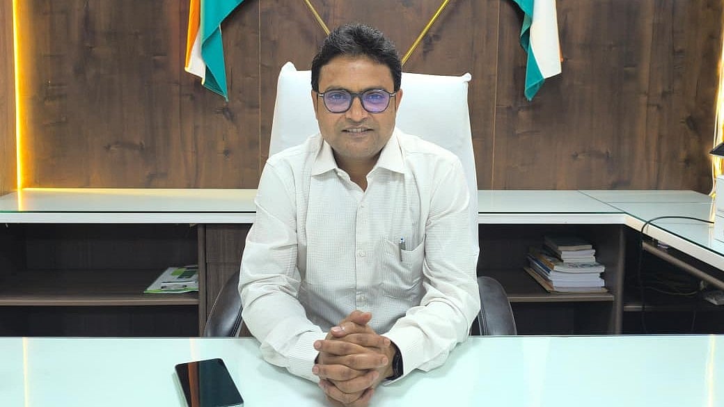 Guru Prasad Assumes Charge As 49th Collector Of Khargone