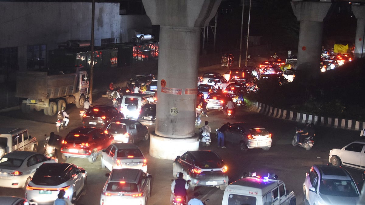 Narmadapuram Road Protest Triggers Citywide Traffic Chaos In Bhopal