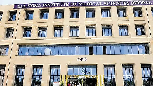 AIIMS Bhopal Trains Young Neurosurgeons In High-Speed Drilling, Intracranial Bleeding Control