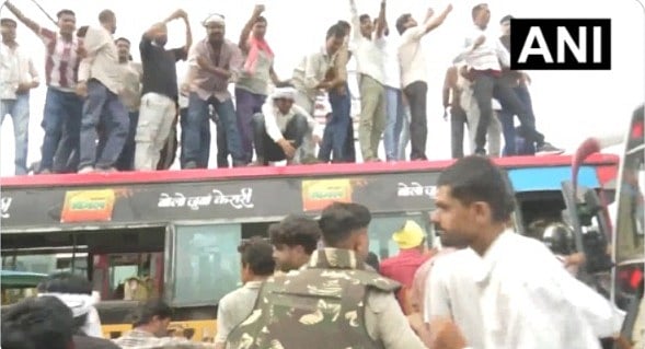 Farmers Vandalise Buses During Protest Over 100% Moong Procurement In MP's Narmadapuram | VIDEO