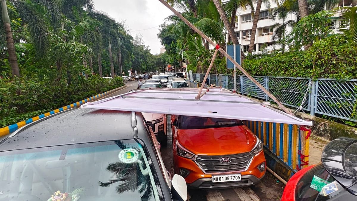 Political Banner Collapses On Parked Car Outside Thane Municipal Corporation Headquarters, Sparks Safety Concerns