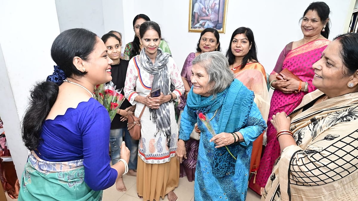 SBI Ladies Club Organises Welfare Drive For Senior Citizens At Bhopal Old-Age Home