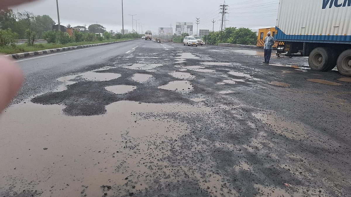 Nashik: Deep Potholes on Mumbai Highway Near Pimpri Phata Spark Safety Concerns, Accidents Rise
