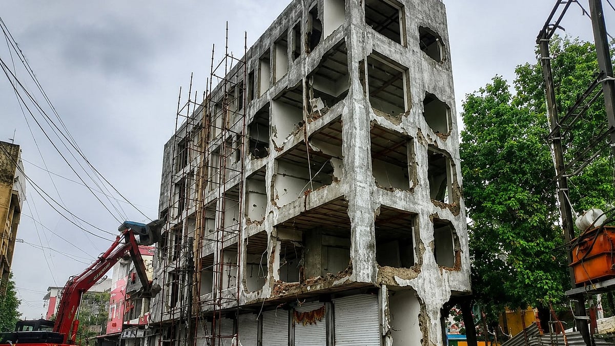 Indore Municipal Corporation Demolishes Illegal Portions Of Under-Construction Commercial Building
