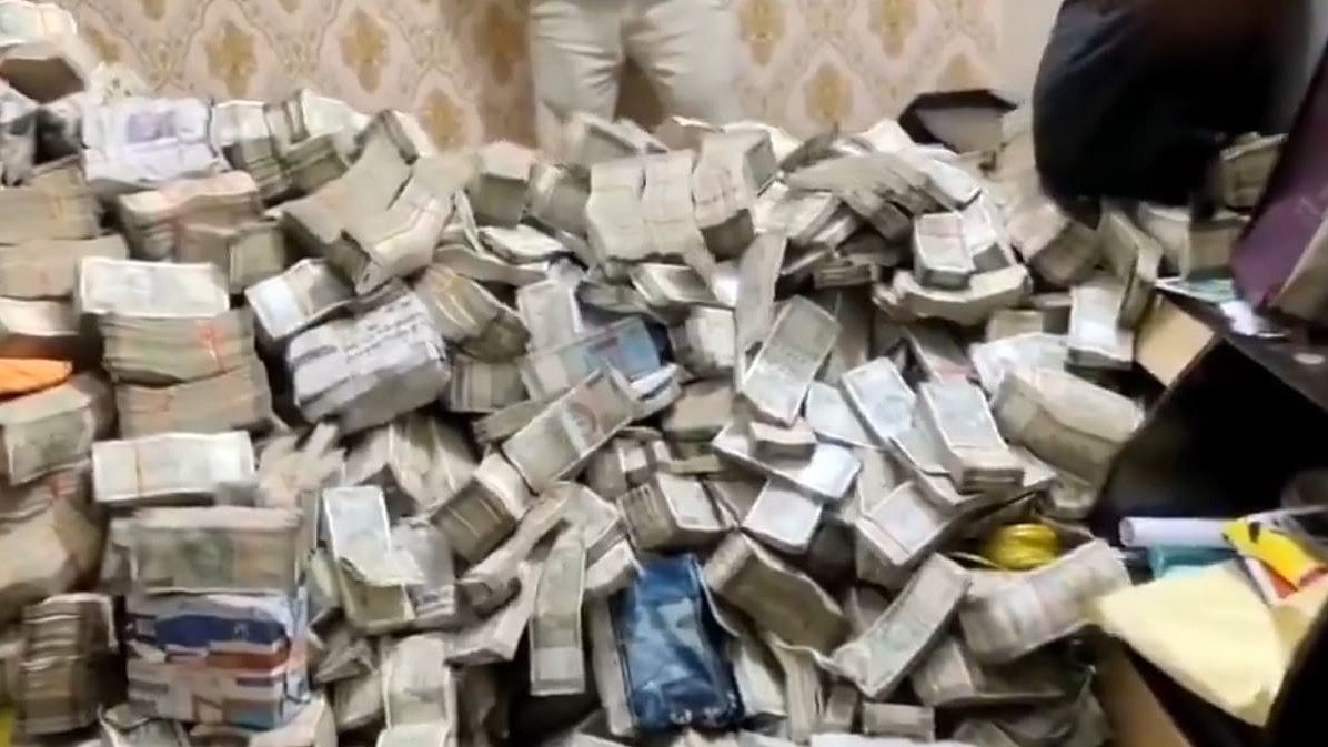 ED Cracks Down On Dhanbad 'Coal Mafia', Detects ₹600 Crore Benami Assets During Multi-Location Raids