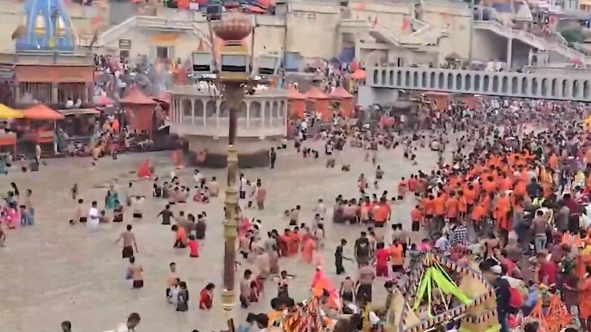 Kanwar Yatra Marks Start Of Shravan As Lakhs Of Devotees Offer Prayers At Shiva Temples Across India | Video