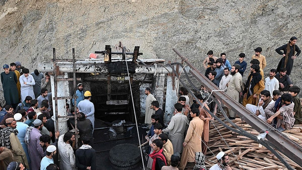Pakistan Coal Mine Blast Near Quetta Kills 32 Miners; 10 Still Trapped As Massive Rescue Operation Battles Hazardous Conditions | Video