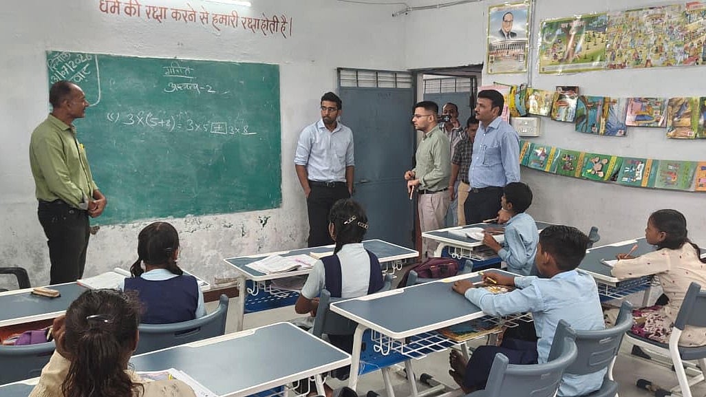Harda Collector Siddharth Jain Inspects Schools, Orders Better Toilets, Smart Classrooms And Learning Standards