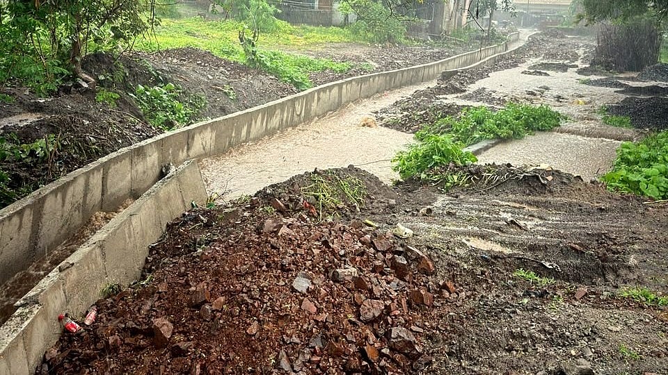 ₹4-Lakh Village Drain Collapses Within 10 Days Of Completion In MP's Khargone, Probe Ordered