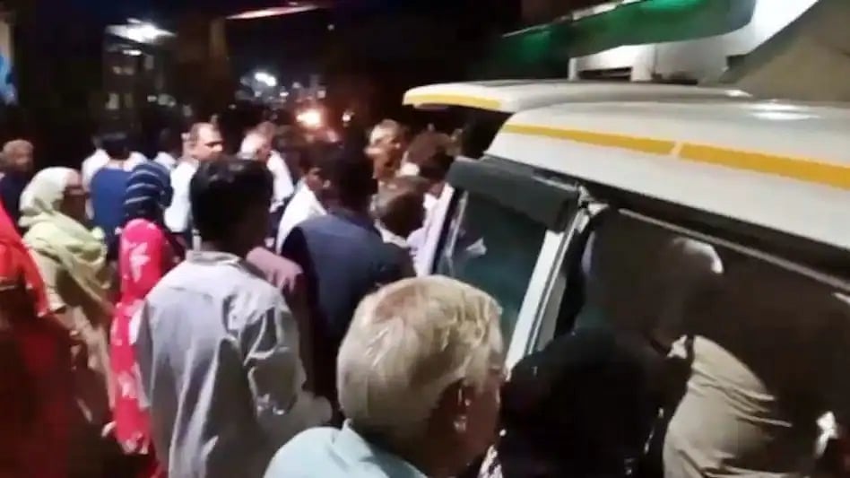 Miracle Or Medical Lapse? Bareilly Woman Declared Dead By Hospital Revives While Being Taken For Last Rites - WATCH 