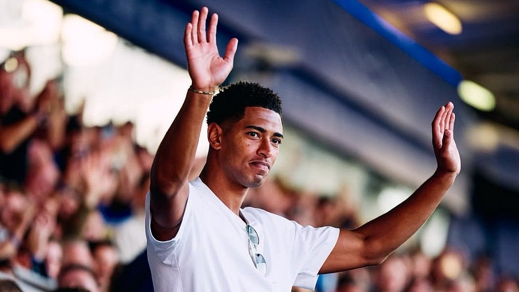 Jude Bellingham Returns Home To Cheer On Birmingham City Against Barcelona | Video