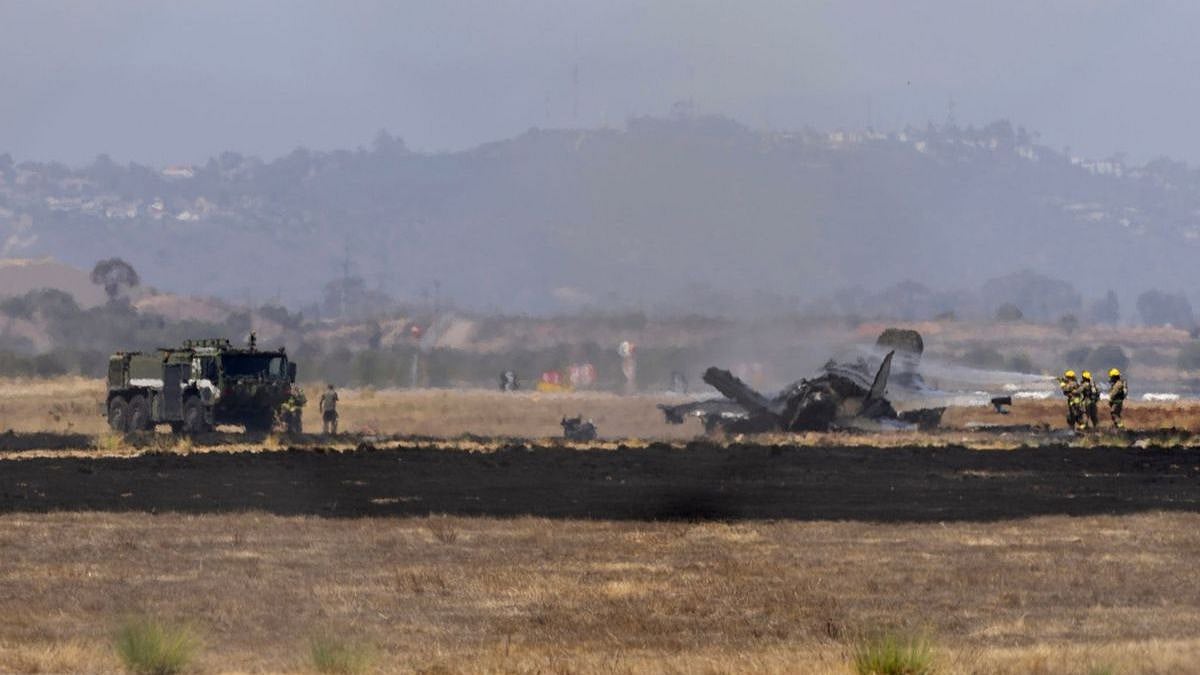 US Marine Corps F-35B Fighter Jet Crashed Near San Diego's MCAS Miramar, Pilot Ejects Safely As investigation Begins | Video