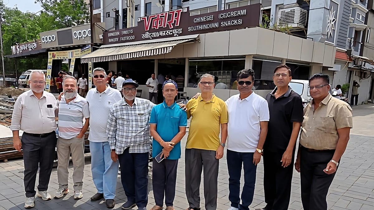 After 40 Years, Engineering Batch Reunites In Indore With Mission Beyond Nostalgia