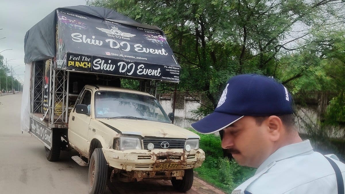 MP's Sehore Bans DJs, High-Volume Loudspeakers During Sawan To Curb Noise Pollution                      