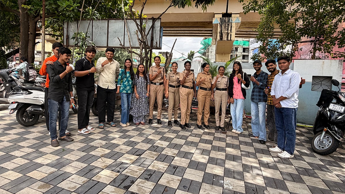 Pune: Friendship Bands, Stronger Bonds - Yuva Spandan Appreciates Police Personnel
