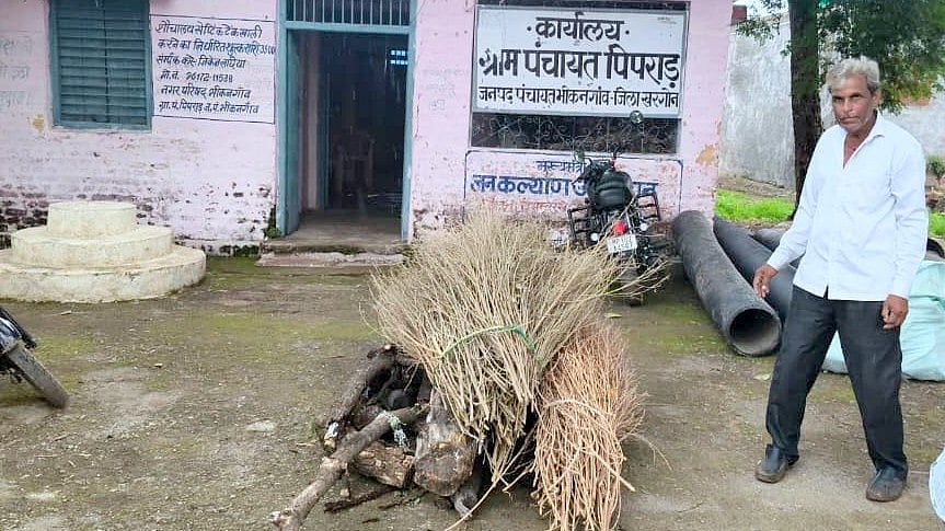 Funeral Protest In MP's Khargone: Villagers Prepare Pyre Outside Panchayat Building