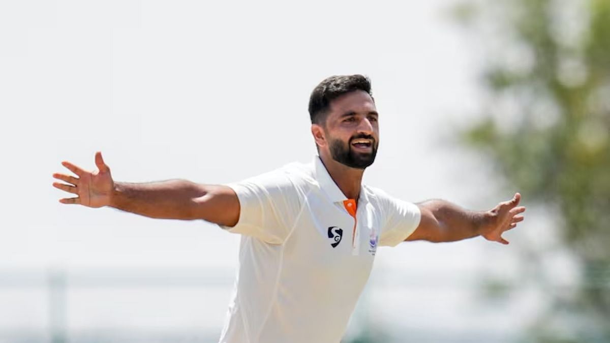 'A Matter Of Immense Pride': CM Omar Abdullah Congratulates Auqib Nabi As J&K Pacer Scripts History With Maiden India Test Team Selection