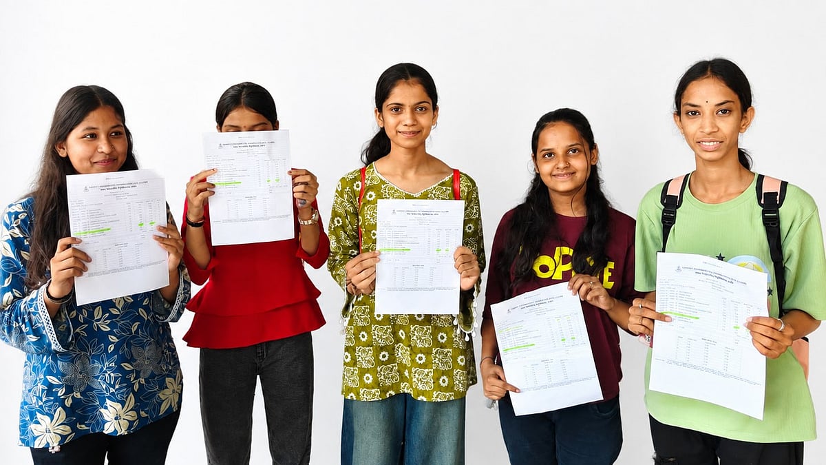 MP's Mandsaur College Students Allege Evaluation Errors After 14 Of 16 Fail BCom Hindi Exam