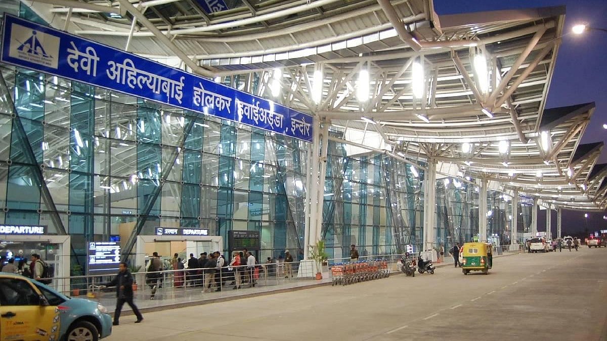 DRI Busts ₹1.44 Crore Gold Smuggling Racket At Indore Airport, Five Arrested