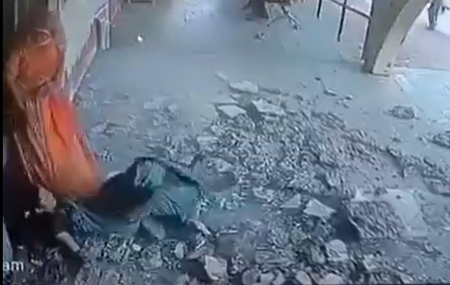 CCTV Footage Viral: Woman Suffers Head Injury After Celling Collapses & Falls On Her At Government Hospital In Rajasthan