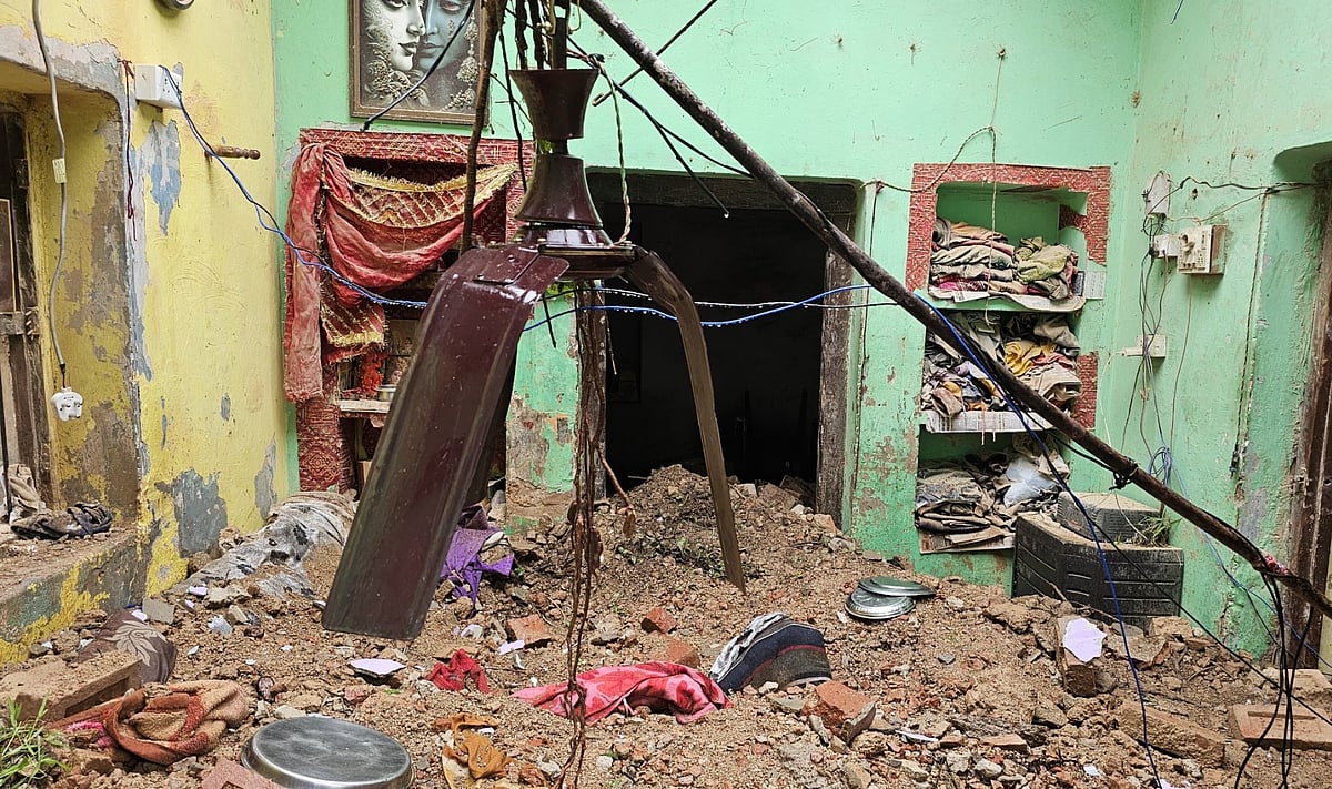 Pratapgarh Horror: Six Family Members, Including Two Infants, Killed After 100-Yr-Old House Collapses Amid Heavy Rain