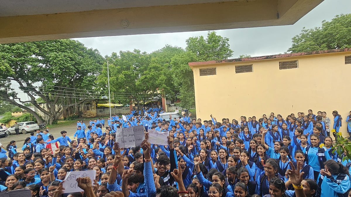 Government School Students Allege Harassment, Caste Discrimination; Hold Rally In MP's Dhar