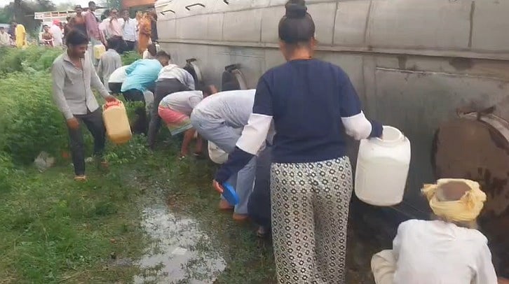 Tanker Carrying Refined Oil Overturns In Guna, Residents Rush To Collect Amid Rising Prices | VIDEO 