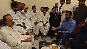 Shahnawaz Dahani Meets Tribal Leader Nadir Magsi, Alleges Bias & Prejudice In Pakistan Selection Committee | VIDEO