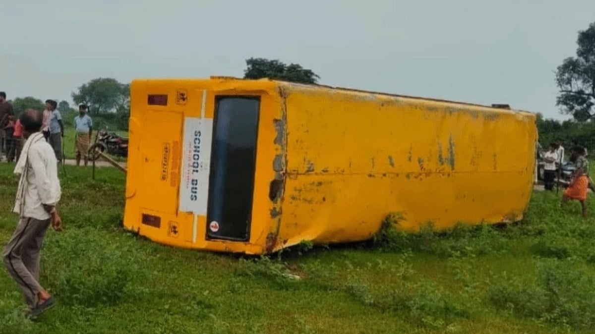 CM Rise School Bus Overturns In Narmadapuram; Four Students, Driver & Female Conductor Injured