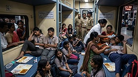20 Kerala Children Travelling From Delhi To Kerala Fall Ill On Train At Khandwa Railway Station