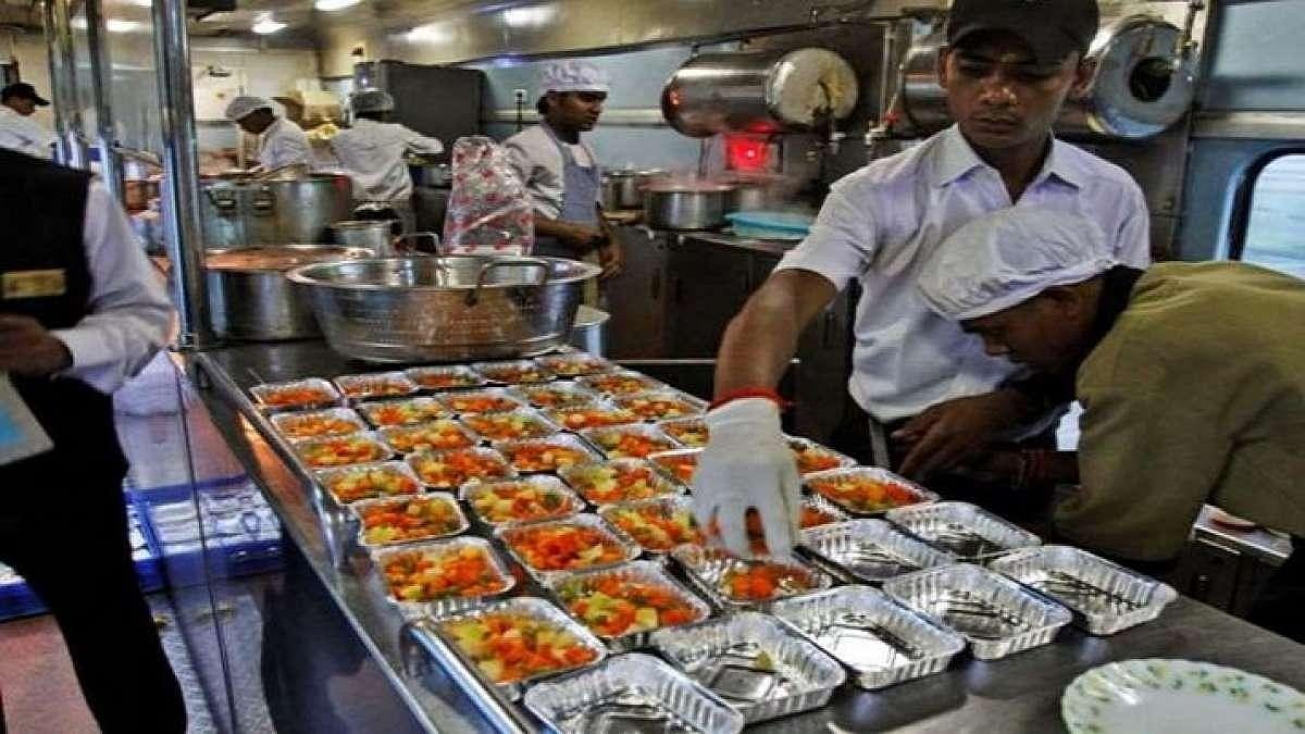 15-20 Kerala Schoolchildren Fall Ill After Eating Pantry Food On Mangala Lakshadweep Express; Food Poisoning Suspected