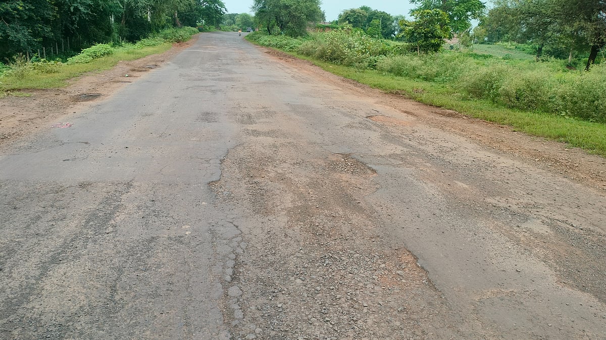 Pothole-Riddled Sironj-Kurwai-Bina Road Turns ‘Death Trap’, Residents Question Toll Collection In MP’s Sironj