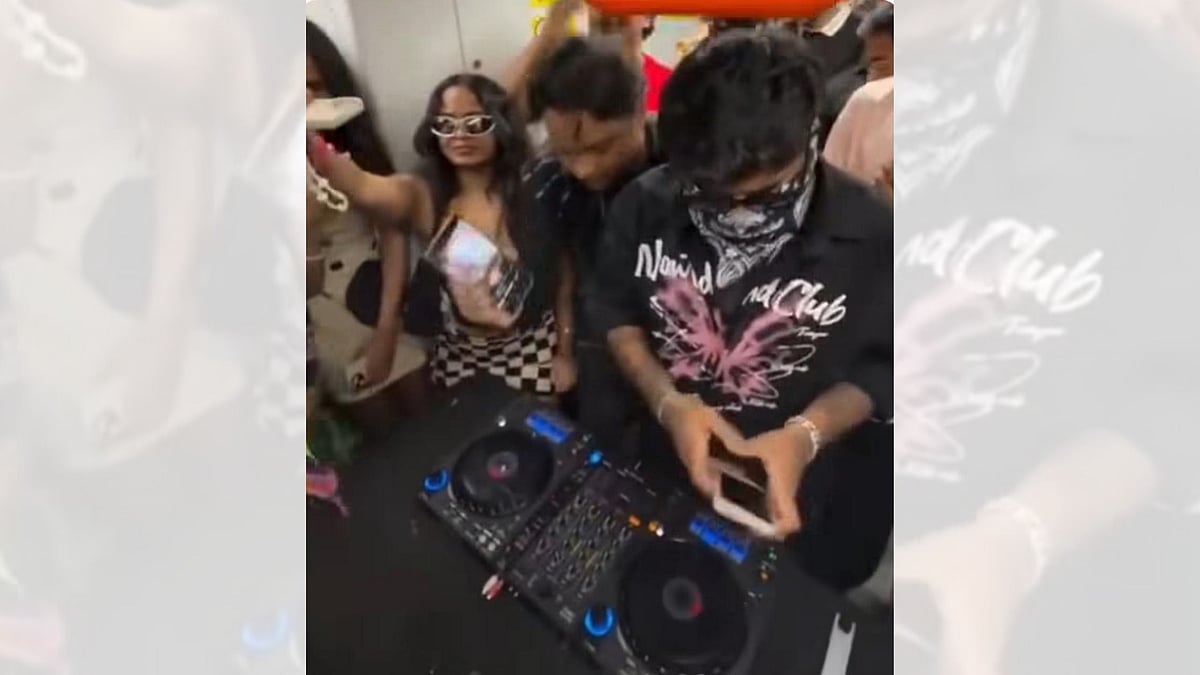 Bhopal Metro Turns Into Techno Party Zone As Gen Z Dances To DJ Beats Inside Moving Train