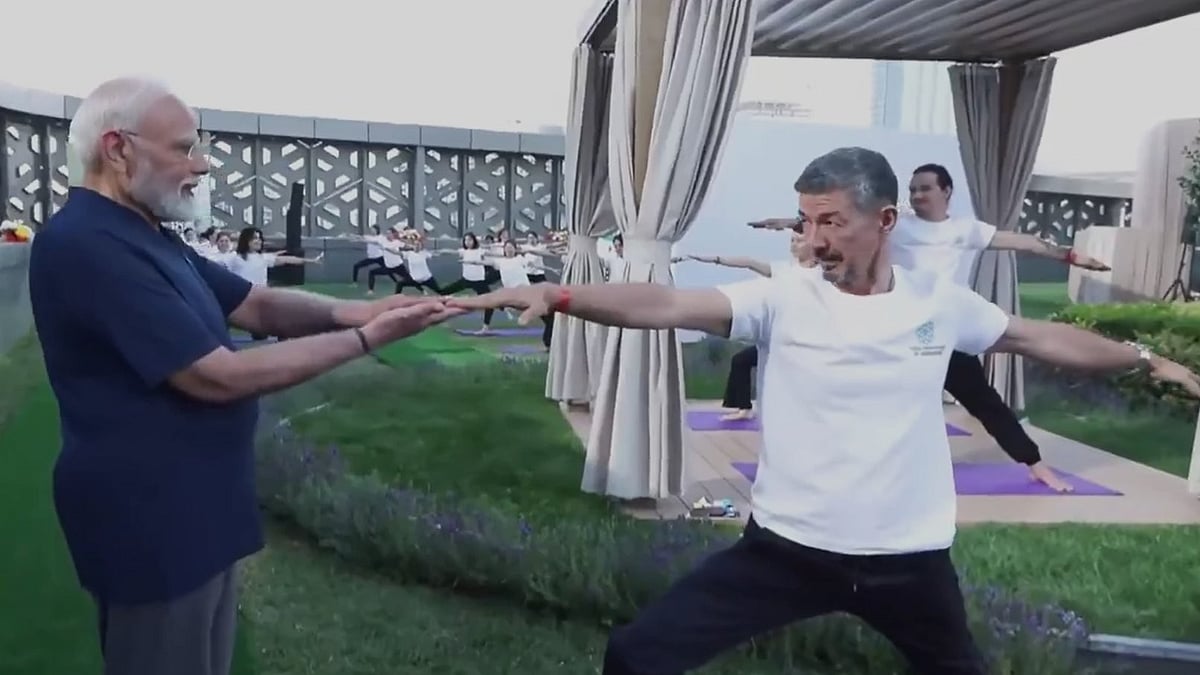 'Arms Like This': PM Modi Corrects Yoga Participants' Postures During Session In Tashkent, Guides Practitioners | VIDEO 