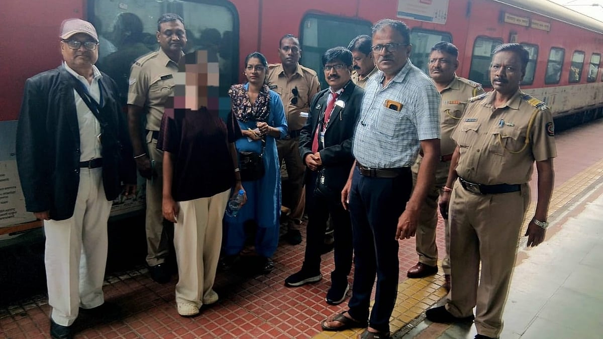 Central Railway Ticket checking staff trace minor runaway girl and unite her with family
