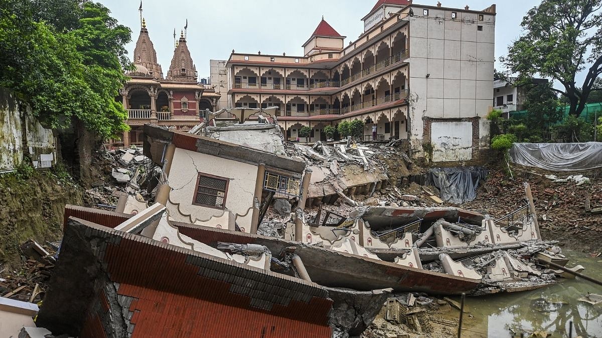 Prayagraj Temple Wall Collapse: FIR Against 3 Over Alleged Negligence During Hotel Basement Excavation; No Casualties Reported | Video