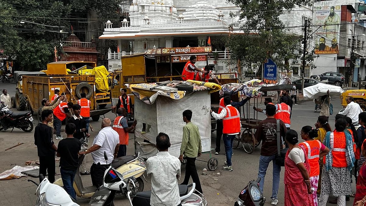 Indore’s Ranipura Encroachment Drive Sparks Protest, Traders Attempt Road Blockade As IMC Clears 60-70 Shops
