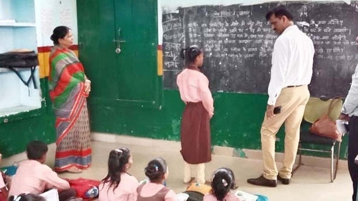 MP’s Jhabua Cracks Down On School Negligence, 96 Teachers Get Show-Cause Notices, 2 Employees Suspended