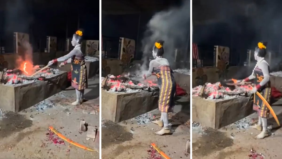 Tantric Spotted Performing Rituals, Consuming Burnt Flesh At Ujjain Cremation Ground; Disturbing VIDEO Viral