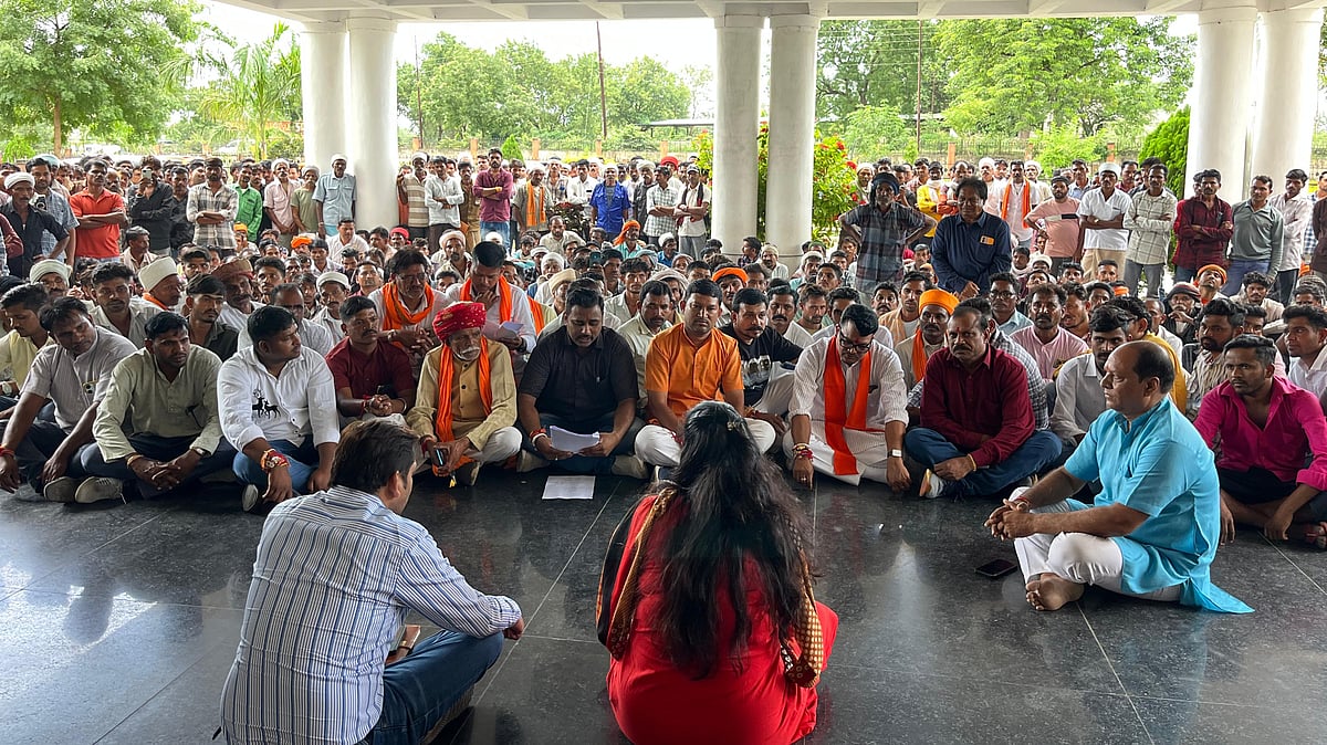 Farmers March To Collectorate In MP’s Alirajpur Over Irrigation Crisis, Minister Joins Protest